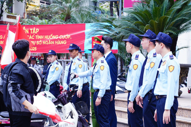 Các cán bộ, chiến sĩ và lực lượng phối hợp tham gia diễn tập đều thực hiện đúng nhiệm vụ được phân công. Ảnh: Thái Mạnh