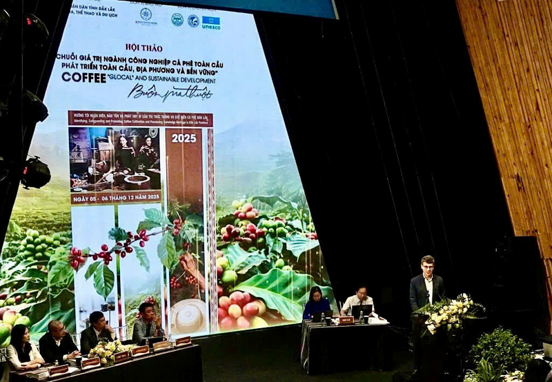 Ông Jonathan Baker – Trưởng đại diện của Văn phòng UNESCO tại Việt Nam đánh giá cao tâm huyết, tri thức và kinh nghiệm của chính quyền địa phương, các nhà khoa học, doanh nghiệp và cộng đồng trong nỗ lực đưa cà phê Đắk Lắk trở thành niềm tự hào văn hóa, phát triển bền vững.