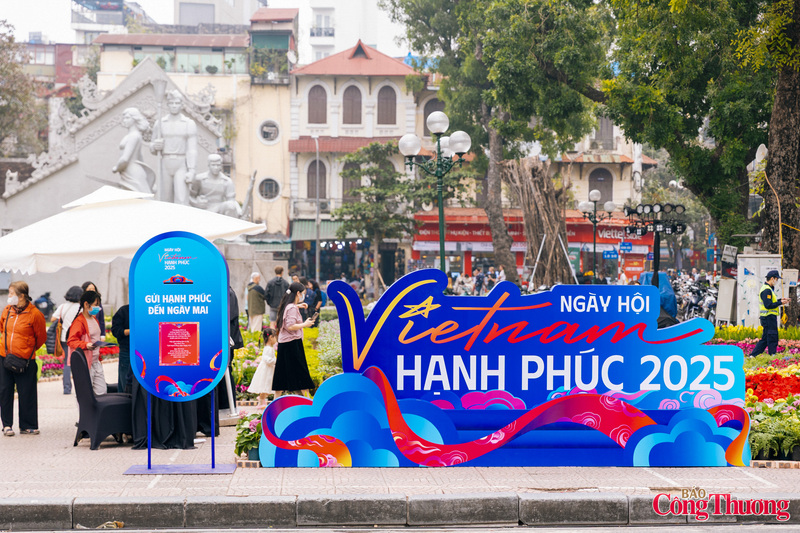 Ngày hội Việt Nam Hạnh phúc mang đến không gian tràn đầy năng lượng tích cực, nơi mỗi khoảnh khắc đều trở thành lời nhắc về những giá trị bình dị đáng trân quý.