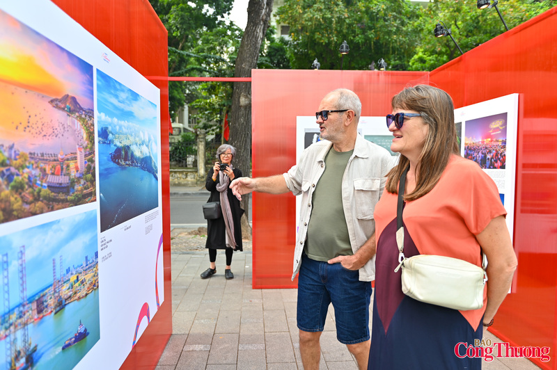 "Tôi thật sự bị cuốn hút bởi những bức ảnh cảnh đẹp của đất nước Việt Nam, qua những bức hình này, tôi sẽ dành thêm nhiều thời gian hơn để tìm hiểu thêm về đất nước xinh đẹp của các bạn" - John Stones, du khách đến từ nước Anh chia sẻ.