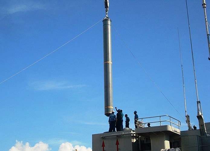 Die P-800 Oniks gilt als Russlands „Überschall-Speerspitze“. Sie erreicht eine Geschwindigkeit von Mach 2,5 und kann tief fliegen, wodurch sie eine Durchschlagskraft entwickelt, die jede Verteidigungsanlage auf See zerstören kann. Foto: Sputnik