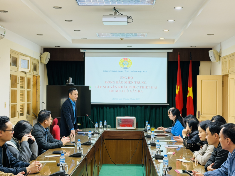 Chủ tịch Lê An Hải phát biểu tại lễ phát động ủng hộ đồng bào miền Trung, Tây Nguyên khắc phục thiệt hại do mưa lũ gây ra.