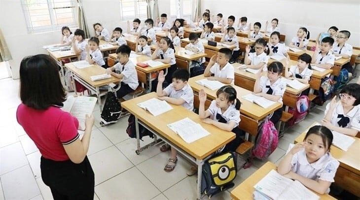 Nghị định 311/2025/NĐ-CP sửa đổi phương thức đào tạo, cho phép giáo viên chủ động đăng ký học tại cơ sở công lập và được thanh toán học phí khi tham gia nâng chuẩn. Ảnh minh hoạ