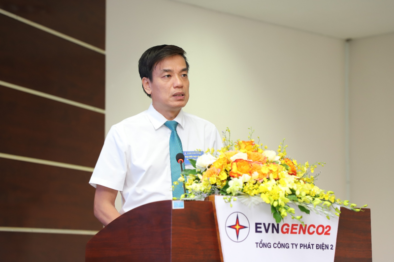 Đồng chí Uông Quang Huy, Phó Chủ tịch Công đoàn Điện lực Việt Nam phát biểu chỉ đạo.