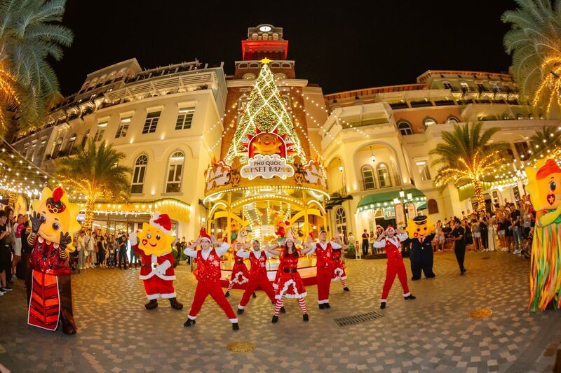 Hòa mình cùng Sunset Bazaar mùa lễ hội với những màn trình diễn đường phố sôi động