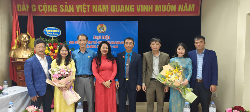 Phó Chủ tịch Công đoàn Công Thương Việt Nam đến thăm và chúc mừng Đại hội Công đoàn Trung tâm Y tế, Môi trường lao động Công Thương.