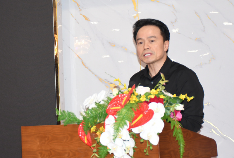 Representanter från departement och avdelningar under industri- och handelsministeriet höll tal vid konferensen. Foto: Minh Khue.