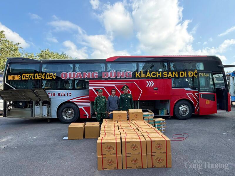 54 thùng thuốc bảo vệ thực vật bị BĐBP bắt giữ tại xã Lao Bảo, tỉnh Quảng Trị