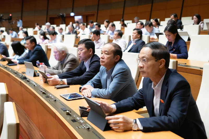 Quốc hội biểu quyết thông qua Luật sửa đổi, bổ sung một số điều của Luật Giá với đa số đại biểu tán thành.