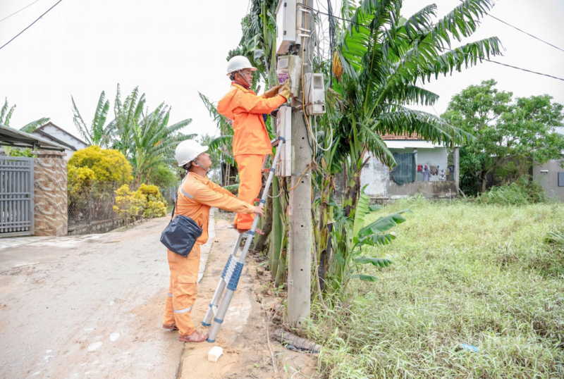 EVNCPC đảm bảo "khôi phục nhà đến đâu, điện có tới đó" trong "Chiến dịch Quang Trung".
