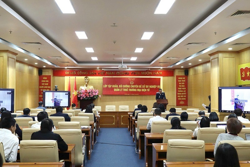 Lớp tập huấn được tổ chức trực tiếp và trực tuyến cơ quan thuế toàn quốc.