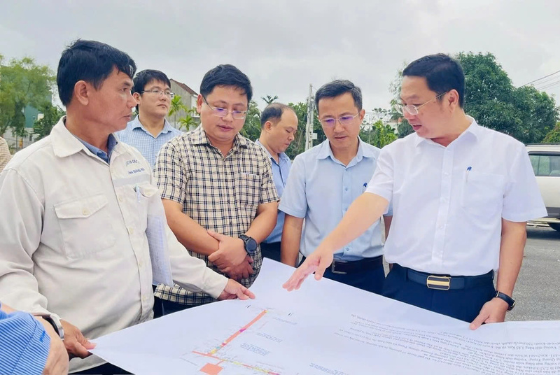 Phó Chủ tịch UBND tỉnh Quảng Ngãi Nguyễn Công Hoàng đôn đốc tiến độ các dự án trọng điểm, đẩy nhanh tiến độ giải ngân vôn đầu tư công.