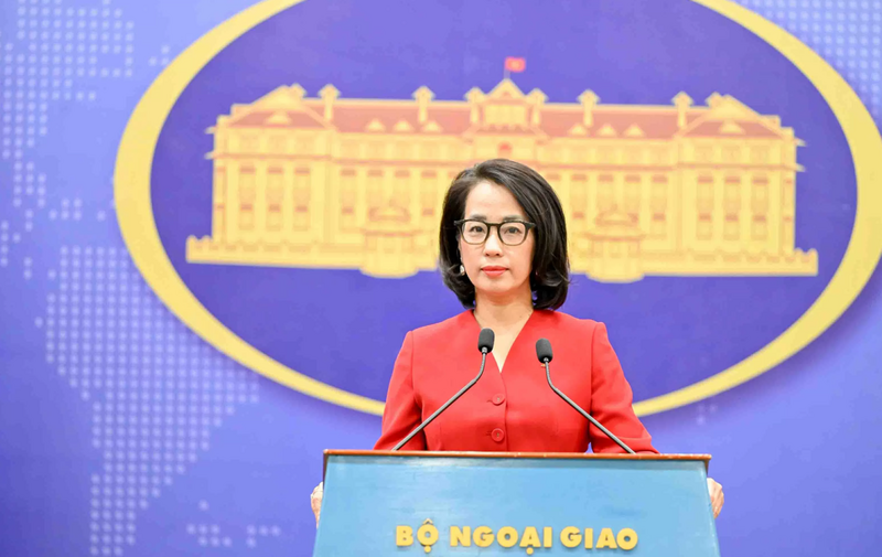 Người phát ngôn Bộ Ngoại giao Phạm Thu Hằng thông tin về tình hình công dân Việt Nam tại khu vực biên giới Campuchia - Thái Lan. Ảnh: Nguyễn Hồng