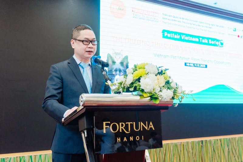 Ông Nguyễn Bá Vinh - Giám đốc Công ty TNHH Dịch vụ Quảng cáo và Triển lãm Minh Vi phát biểu khai mạc chương trình.