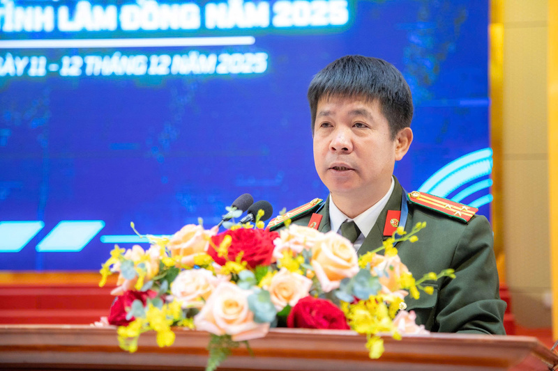 Thượng tá Vũ Hoàng Anh, Trưởng Phòng An ninh mạng và phòng, chống tội phạm sử dụng công nghệ cao, Phó Đội trưởng thường trực Đội ứng cứu sự cố an toàn thông tin mạng tỉnh, Ủy viên Ban Tổ chức tập huấn và diễn tập thông qua nội dung Chương trình. Ảnh: ĐVCC