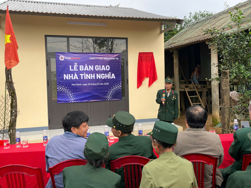 Ông Hồ Tà Luối phát biểu tại Lễ bàn giao nhà