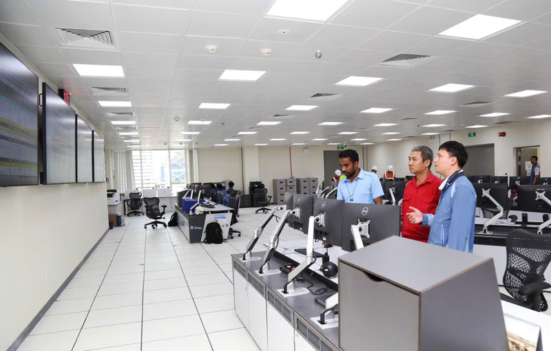 Các chuyên gia kiểm tra hệ thống trước ngày Nhơn Trạch 3&4 chính thức khánh thành (Ảnh Petrovietnam)