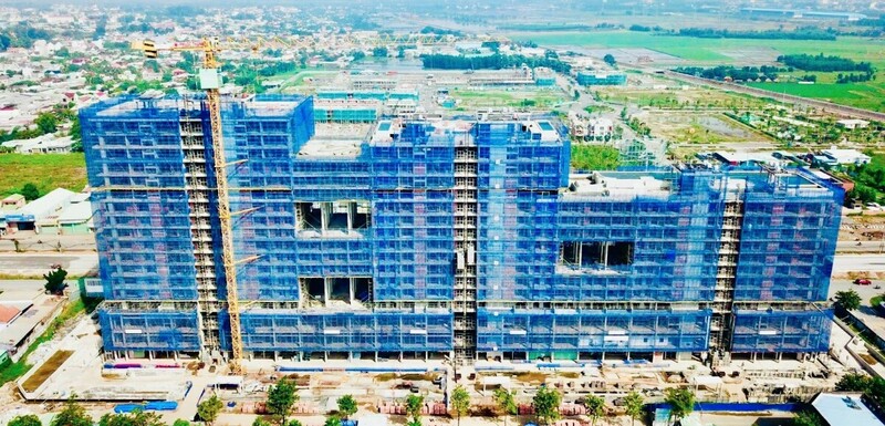 Hiện hai block của FIATO Airport City đều được đẩy mạnh thi công, trong đó block Galaxy dự kiến bàn giao quý IV/2026 – thời điểm Sân bay Long Thành đã vận hành ổn định giai đoạn 1 từ đầu năm 2026.