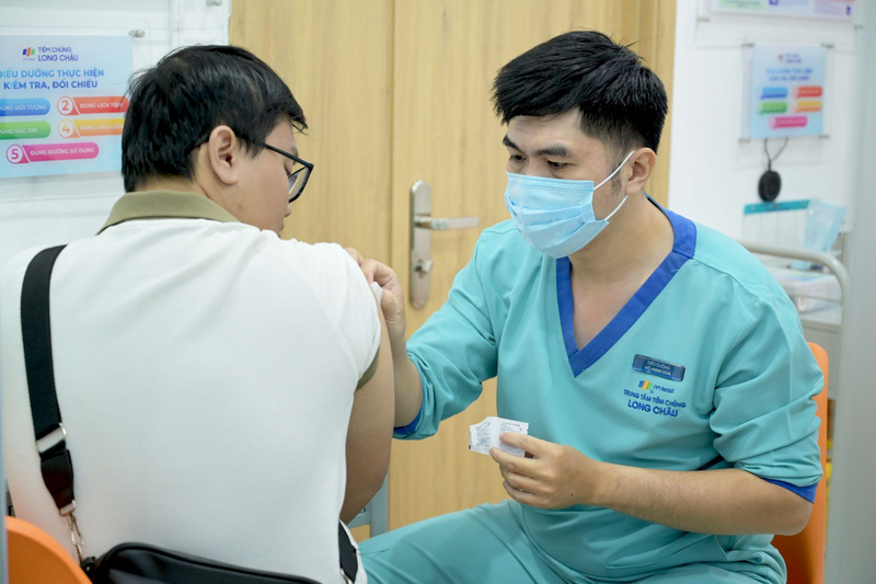 Tiêm chủng giúp giảm gánh nặng về chi phí điều trị và rủi ro sức khỏe, đặc biệt từ các bệnh truyền nhiễm nguy hiểm.