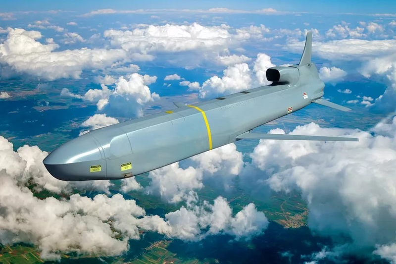 With the AGM-86 ALCM, the B-52H can hit strategic targets without penetrating deep into enemy territory.