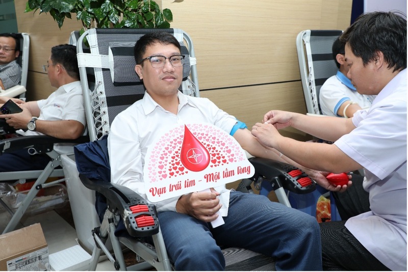 Tuần lễ hồng EVN lần thứ XI có chủ đề “Trách nhiệm – Nghĩa tình”.