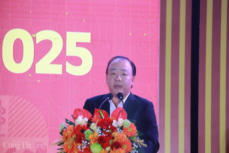 Ông Trần Hữu Linh, Cục trưởng Cục Quản lý và Phát triển thị trường trong nước phát biểu tại sự kiện