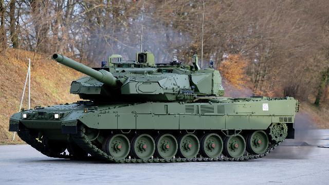 Xe tăng Leopard-2A8. Ảnh: Defense News