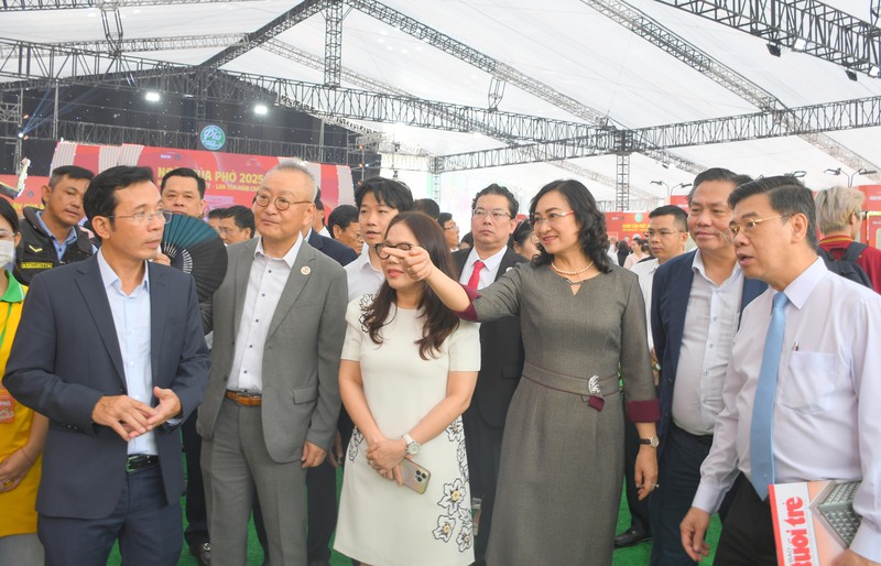 Chùm ảnh: Ngày của Phở 2025: Nâng tầm, lan toả thương hiệu gạo Việt - 14