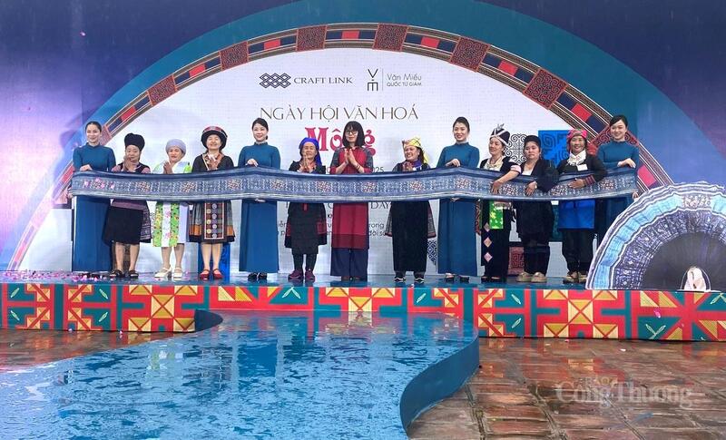 Lễ khai mạc Ngày hội Văn hoá Mông 2025. Ảnh: Hải Linh