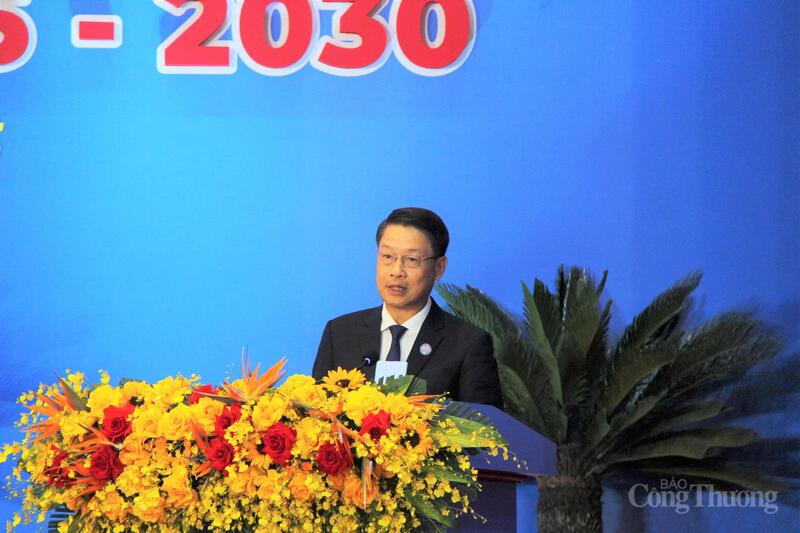 Phó Bí thư Thành ủy Đà Nẵng Ngô Xuân Thắng đề nghị Công đoàn thành phố cần khuyến khích mạnh mẽ việc chủ động học tập, cập nhật và ứng dụng công nghệ trong công nhân, người lao động.