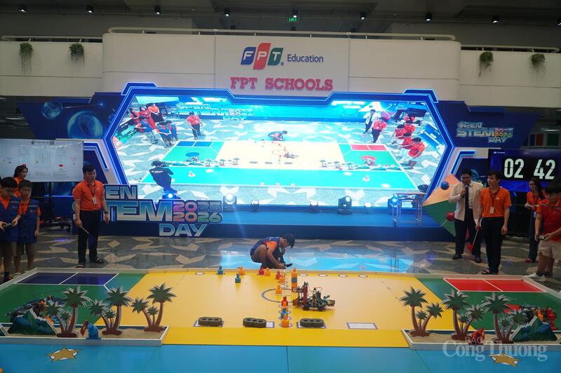 Sân thi đấu Giải Robot  được mô phỏng theo bản đồ Việt Nam với ba khu vực Bắc, Trung, Nam và hai quần đảo Hoàng Sa, Trường Sa.