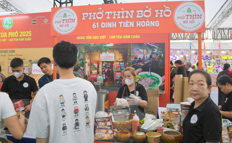 Chùm ảnh: Ngày của Phở 2025: Nâng tầm, lan toả thương hiệu gạo Việt - 6