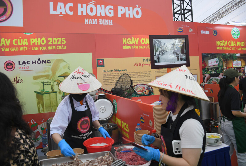 Chùm ảnh: Ngày của Phở 2025: Nâng tầm, lan toả thương hiệu gạo Việt - 7