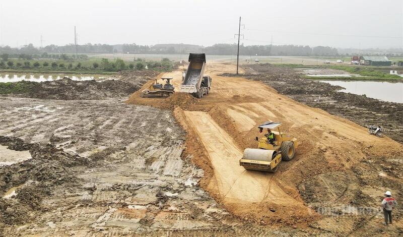 O investimento público total desembolsado na província de Ha Tinh atingiu 6.930,573 bilhões de VND. Foto: Trong Tung.