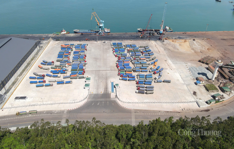 Với lợi thế cảng biển tự nhiên hiếm có, Hà Tĩnh đang quyết tâm khơi thông tiềm năng logistics. Ảnh: Trọng Tùng