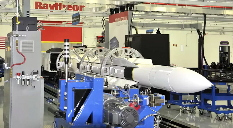 एसएम-6 सिर्फ एक विमानरोधी मिसाइल नहीं है, बल्कि एक बहुउद्देशीय हथियार है जो आधुनिक नौसैनिक युद्ध की सोच और मानकों को बदल रहा है।