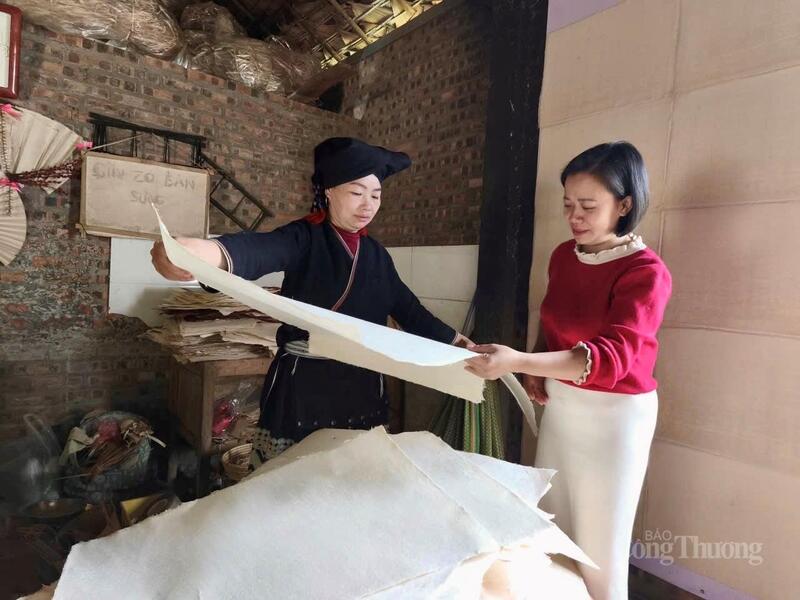 Giấy dó không chỉ được bán như một sản phẩm, mà còn trở thành “câu chuyện văn hóa” giúp du khách hiểu hơn về đời sống, tín ngưỡng và tri thức bản địa của người Dao Tiền.