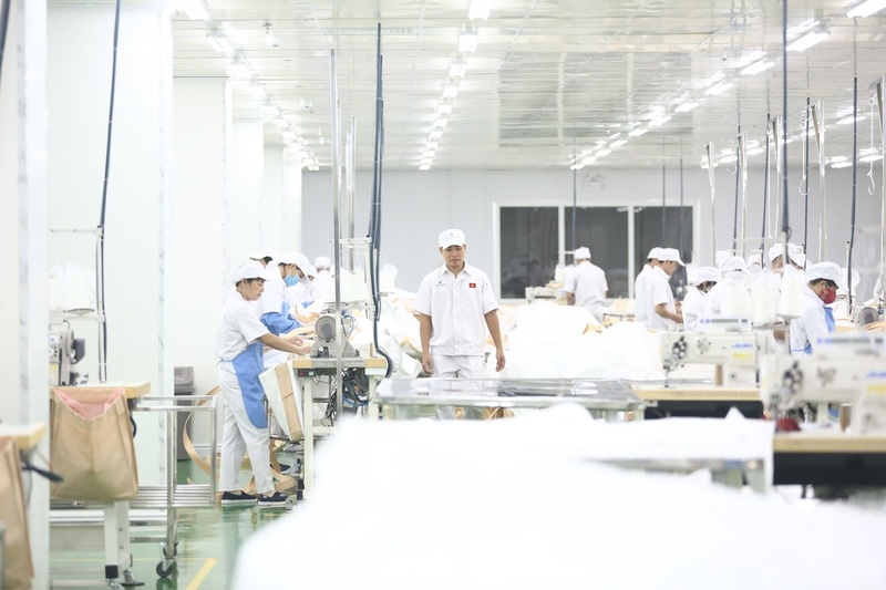 Cùng với sự phục hồi, ngành dệt may vẫn phải đối diện bài toán lớn. Ảnh: Nam Nguyễn