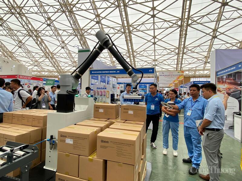 Zulieferbetriebe der Industrie in Hanoi beteiligen sich an Handelsförderungsmaßnahmen. Foto: N.H.