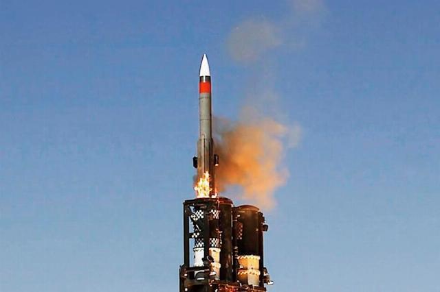 Hệ thống phòng thủ tên lửa Barak MX. Ảnh: DefenseTalk