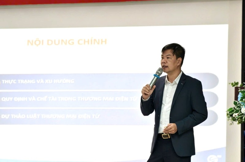 Ông Nguyễn Hữu Tuấn - Giám đốc Trung tâm Phát triển Thương mại điện tử và Công nghệ số (eComDX).