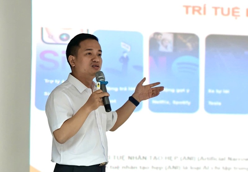 Ông Cao Quý Long - giảng viên Trung tâm Phát triển Thương mại điện tử và Công nghệ số (eComDX).