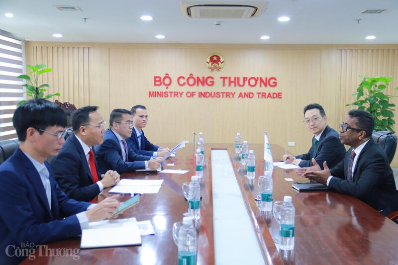 Quang cảnh buổi làm việc. Ảnh: Thanh Tuấn.