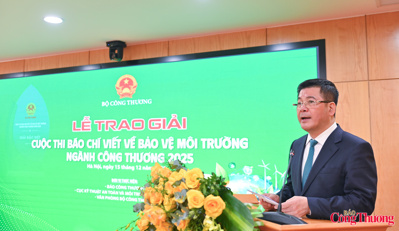 Bộ trưởng Nguyễn Hồng Diên phát biểu chỉ đạo tại lễ trao giải.