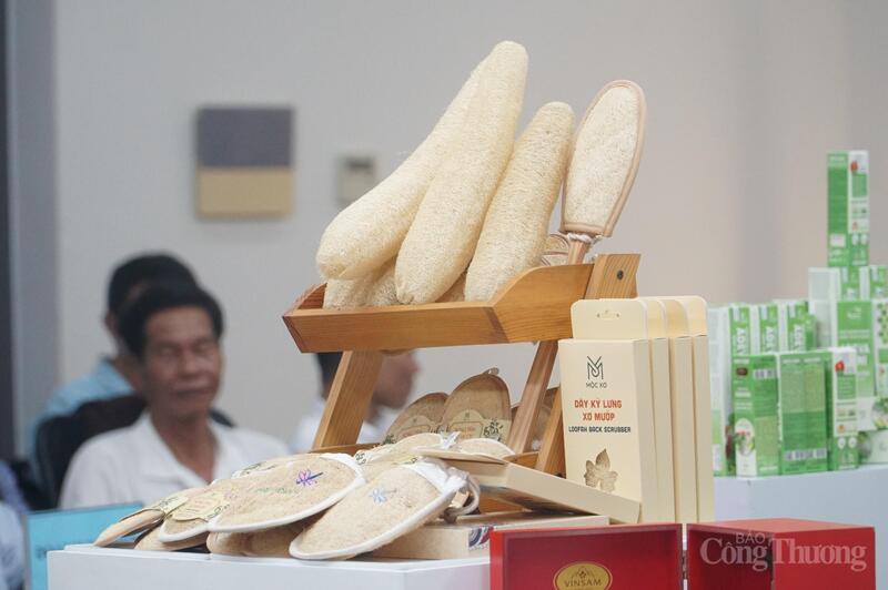 Để vào vòng bình chọn, các sản phẩm phải đạt từ 70 điểm trở lên được chấm chọn dựa trên 4 tiêu chí rõ ràng