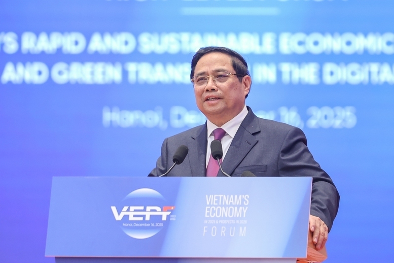 Thủ tướng Phạm Minh Chính phát biểu tại Diễn đàn Kinh tế Việt Nam 2025, triển vọng 2026 - Ảnh: VGP/Nhật Bắc