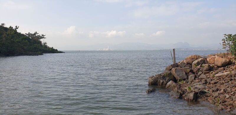 Một góc vịnh Cửa Lục. Ảnh Nguyên Hùng