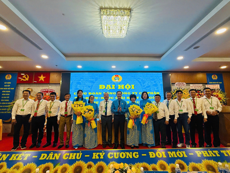 Ban Chấp hành Công đoàn SABECO khóa V ra mắt Đại hội.