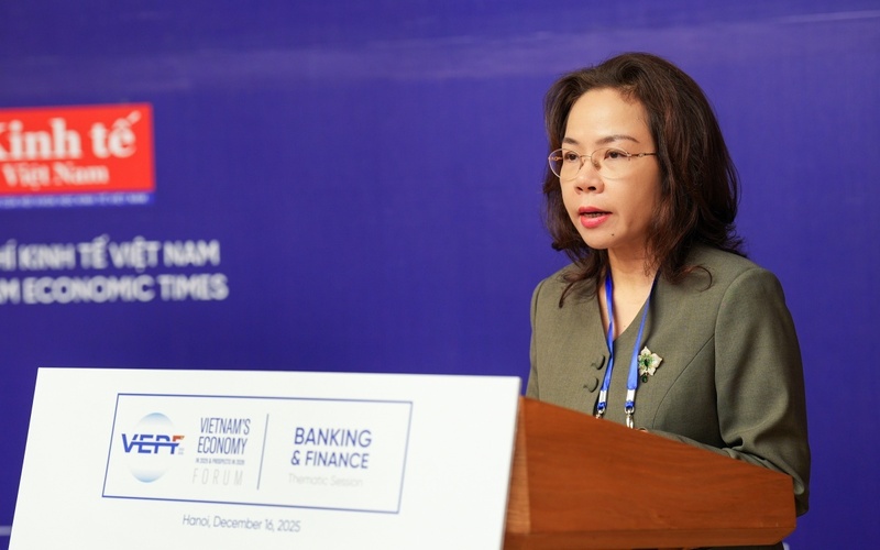 Bà Hà Thu Giang, Vụ trưởng Vụ Tín dụng các ngành kinh tế, Ngân hàng Nhà nước phát biểu tại diễn đàn.