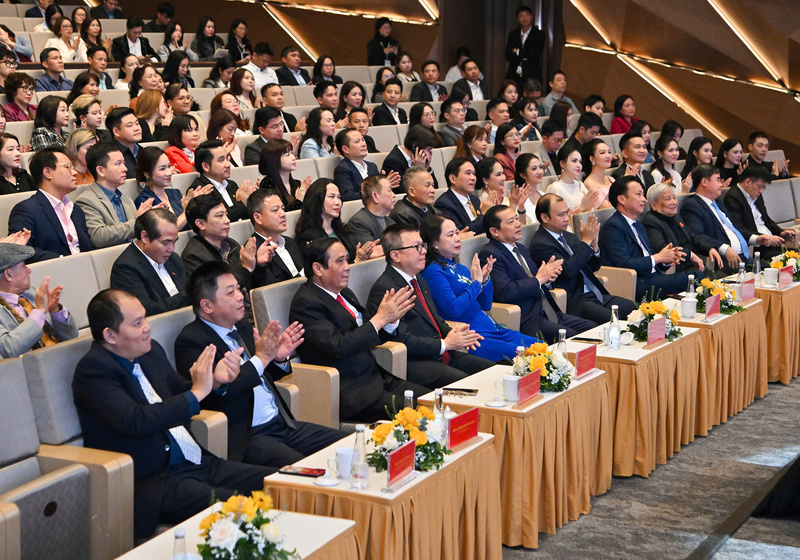 Các đại biểu tham dự gala.